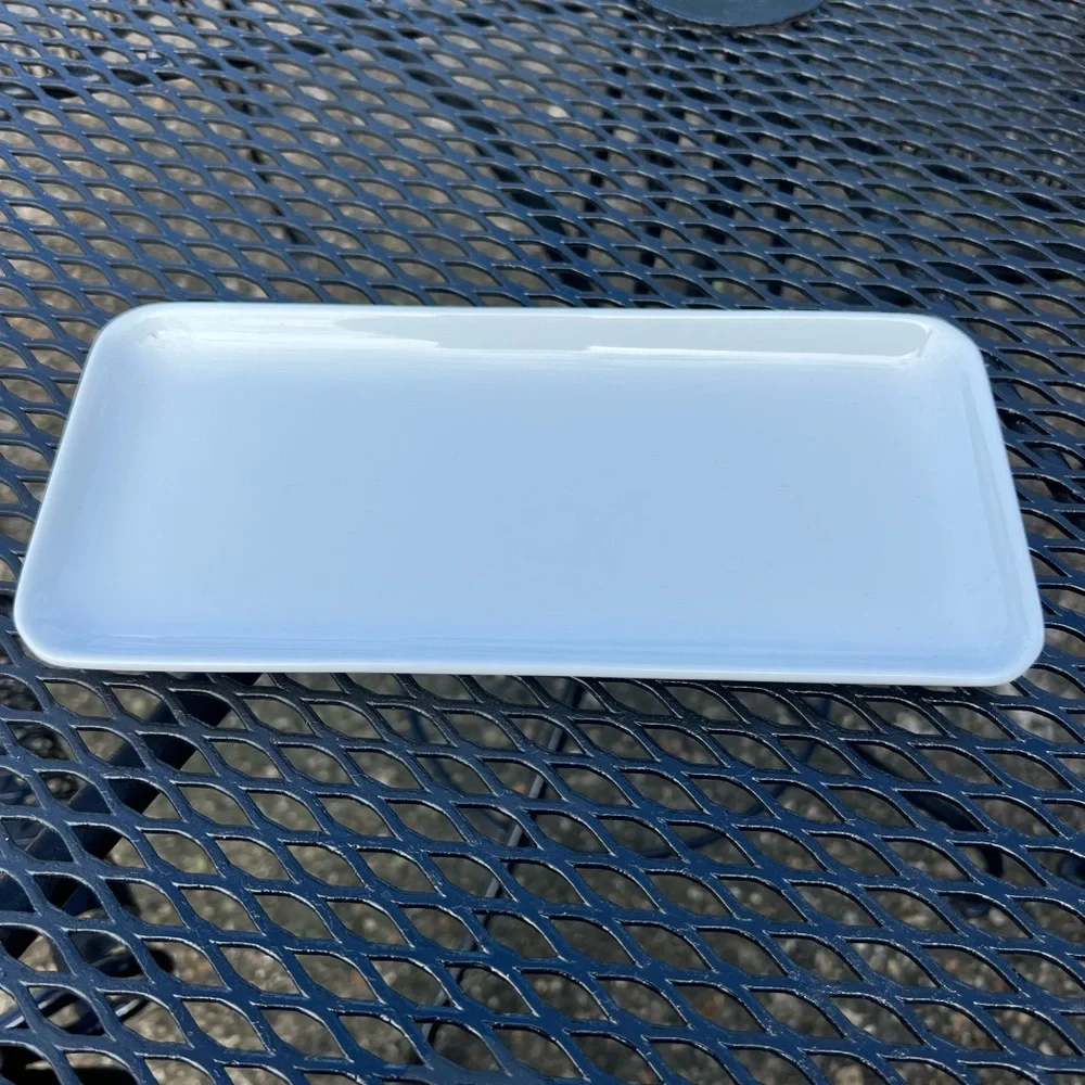 Porcelain soap dish